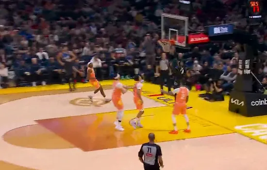 亿万28-萨格斯反击接球单臂劈扣得手，魔术领先骑士到10分