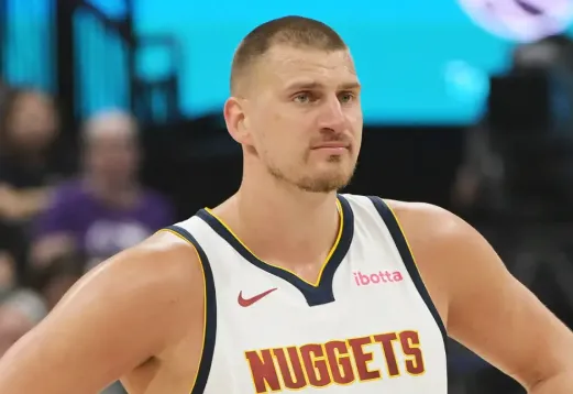 亿万28官网-约基奇半场投篮4中3,罚球5中4得到10分6篮板7助攻2抢断